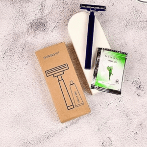 Plastic Shaving Razor With Shaving Gel